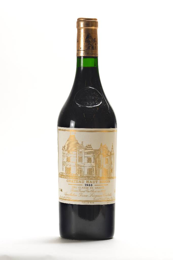 1 Flasche 1986 Chateau Haut Brion, Pessac -Leognan, Premier Grand Cru Classe, 12,5 % Vol., ca. 75 cl, Abstand zwischen Kapsel und Wein: ca. 1,5 cm, ...