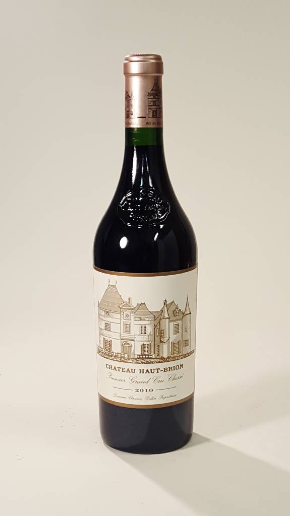 1 Flasche 2010 Chateau Haut-Brion, Pessac Leognan, Premier Grand Cru Classe, 15 % Vol., ca. 75 cl, Abstand zwischen Kapsel und Wein: ca. 1 cm, ...