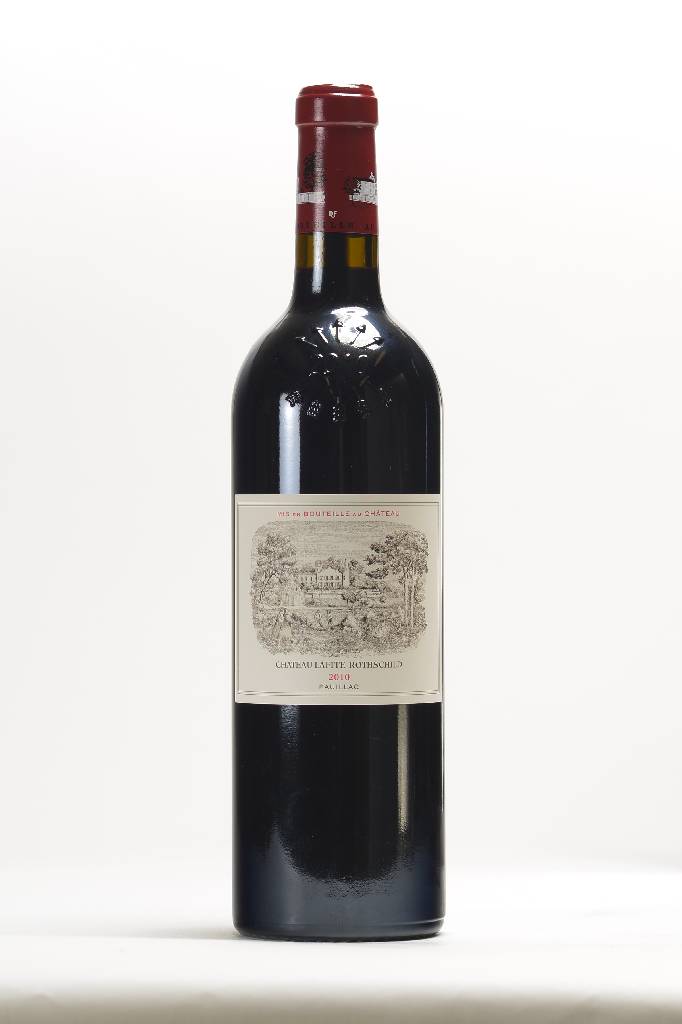 1 Flasche 2010 Chateau Lafite Rothschild, Pauillac, ca. 75 cl, 13 % Vol., Füllstand: ca.into neck, unverkostet, in der Originalholzkiste, in ...