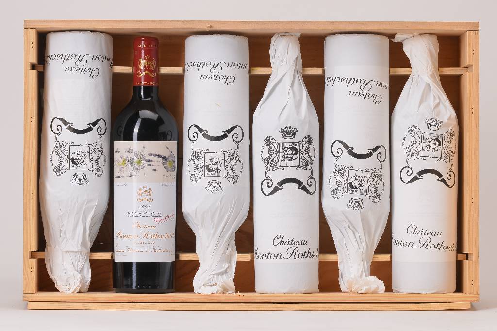 6 Flaschen 2005 Chateau Mouton Rothschild, Pauillac, Premier Cru Classe, Künstleretikett: Giuseppe Penone, je ca. 75 cl, Füllstände: je ca. high ...