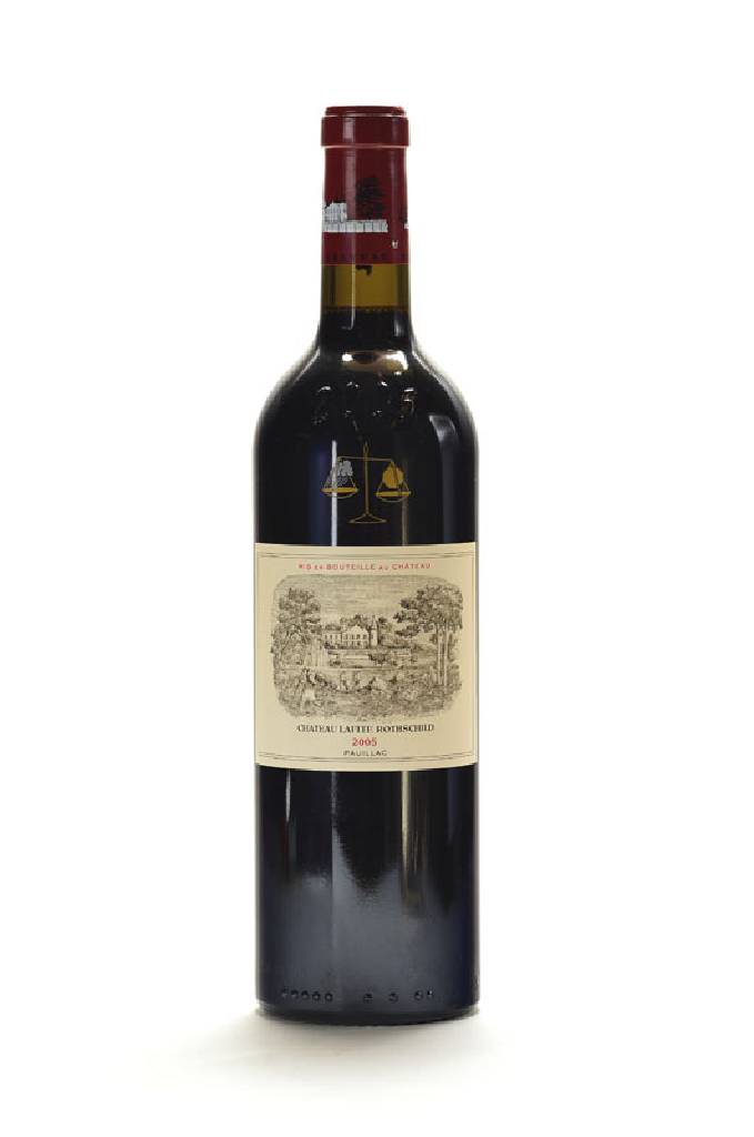 6 Flaschen 2005 Chateau Lafite Rothschild, Pauillac, Füllstände: je ca. into neck, je ca.75 cl, 13 % Vol., unverkostet, in der Originalholzkiste, ...