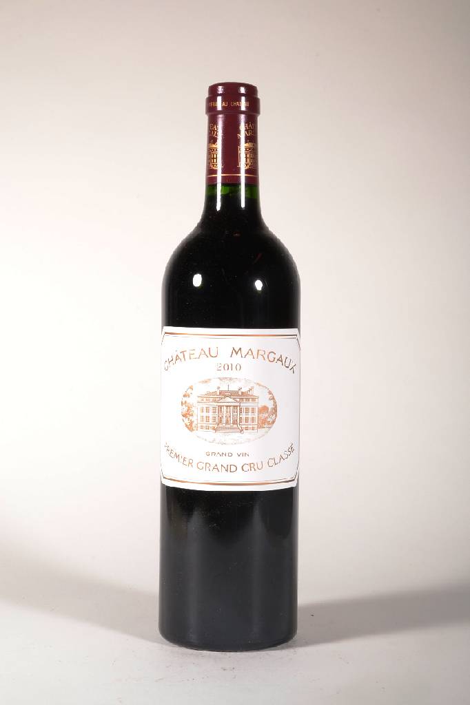 6 Flaschen 2010 Chateau Margaux, Margaux, Premier Grand Cru Classe, je ca. 75 cl, 13,5 % Vol., Füllstände: je ca. into neck, unverkostet, in der ...