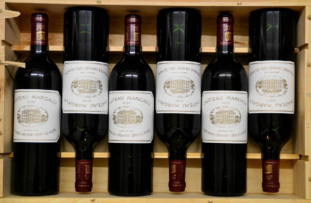 Detail a: 6 Flaschen 2010 Chateau Margaux, Margaux, Premier Grand Cru Classe, je ca. 75 cl, 13,5 % Vol., Füllstände: je ca. into neck, unverkostet, in der ...
