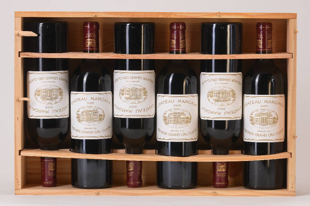 6 Flaschen 2005 Chateau Margaux, Margaux, Premier Grand Cru Classe, je ca. 75 cl, 13% Vol., Füllstände: je ca. into neck, unverkostet, selten im ...