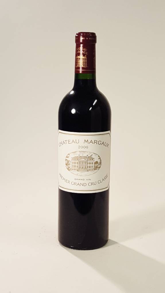 1 Flasche 2006 Chateau Margaux, Margaux, Premier Grand Cru Classe, ca. 75 cl, Füllstand: ca. into neck, 13 % Vol., sehr guter Erhaltungszustand, ...