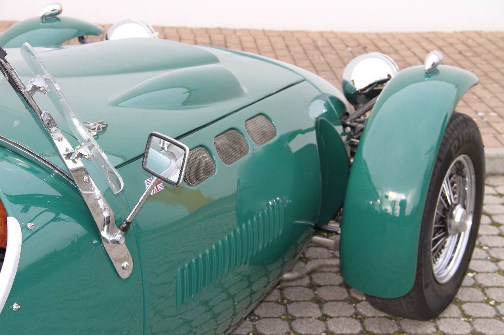 Detail b: Jaguar Ronart Roadster, Fahrgestellnummer SAJJCALP4CC368572, EZ 06.04.1984, 2. Hand, Laufleistung ca. 17.500 km, HU 01.2018, H-Zulassung, 151 kW/ 205 ...