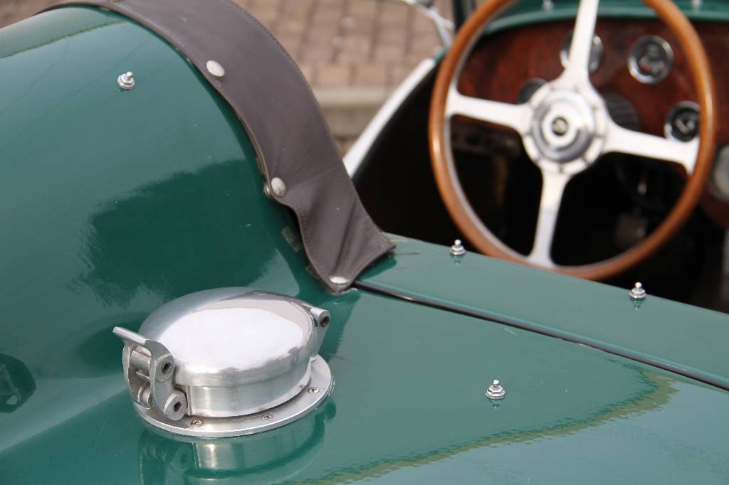 Detail h: Jaguar Ronart Roadster, Fahrgestellnummer SAJJCALP4CC368572, EZ 06.04.1984, 2. Hand, Laufleistung ca. 17.500 km, HU 01.2018, H-Zulassung, 151 kW/ 205 ...