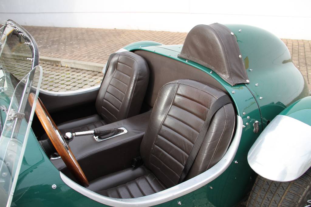 Detail i: Jaguar Ronart Roadster, Fahrgestellnummer SAJJCALP4CC368572, EZ 06.04.1984, 2. Hand, Laufleistung ca. 17.500 km, HU 01.2018, H-Zulassung, 151 kW/ 205 ...