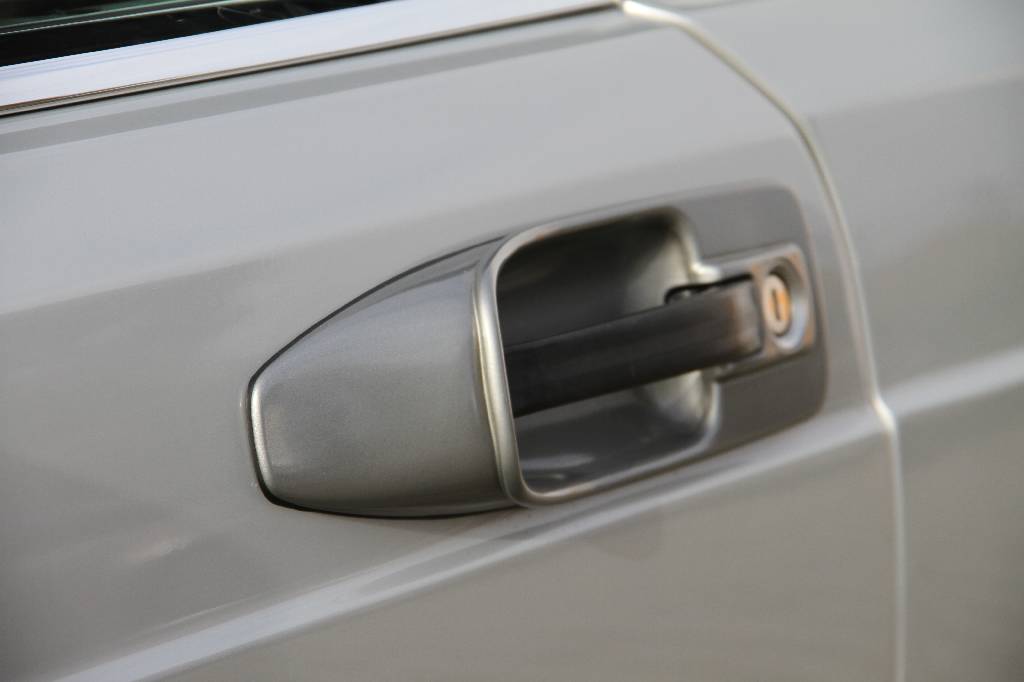 Detail f: Mercedes Benz 500 SEC Coupé, Fahrgestellnummer WDB1260441A540906, EZ 26.03.1990, 5. Hand, Laufleistung ca. 169.500 km, HU 10.2018, 185 kW/ 252 PS, ...