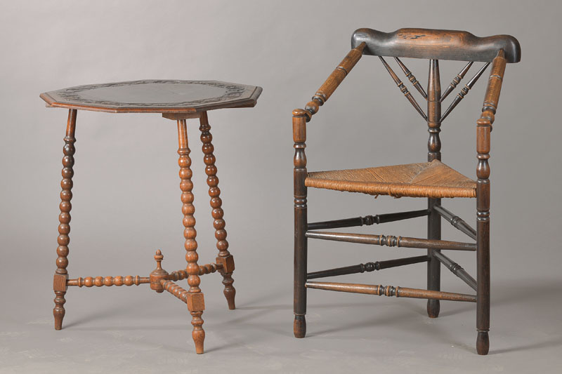 zwei Stühle und ein Beistelltisch, Friesland, um 1870-1900, Buche massiv, dunkelbraun gebeizt, mit orig. Binsengeflecht, 8-eckiger Tisch mit ...