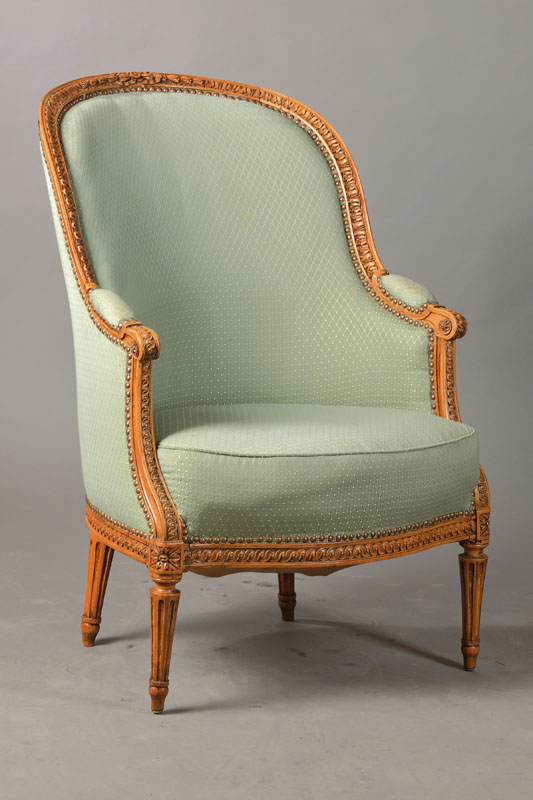 Bergerén-Sessel, deutsch, 1900, Buche massiv, in reichen unterschiedlichen Zopfstil-Friesen,selten üppig geschnitzt, H. ca. 98 cm, Sh. ca. 47 cm, ...