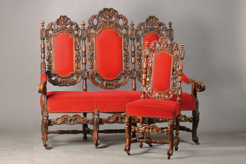 Frühbarock-Stil-Garnitur, Belgien/Holland, um 1880/90, Bestehend aus 3-Sitzer-Bank u. 2 Stühlen, Eiche massiv, in üppigem geschnitzten Dekor mit ...