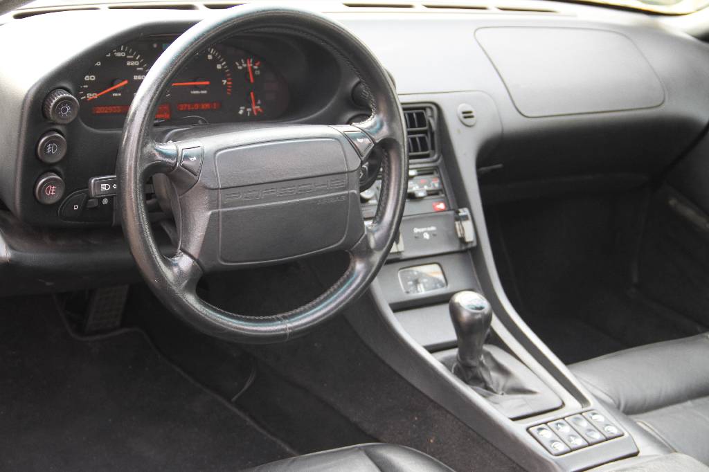 Detail f: Porsche 928 GT Coupe, Fahrgestellnummer WPOZZZ92ZMS800177, EZ 08.11.1990, 2. Hand, Laufleistung ca. 202.915 km, HU 06.2018, 243 kW/ 330 PS, ...