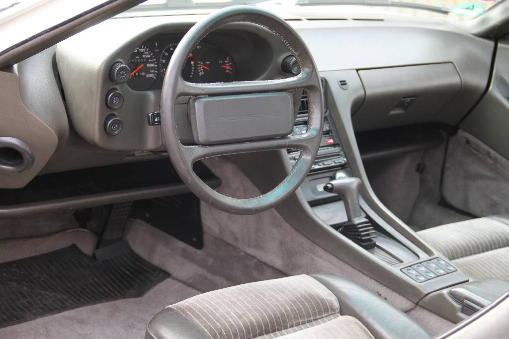 Detail h: Porsche 928 S4 Coupé, Fahrgestellnummer WPOZZZ92ZJS840242, EZ 01.09.1987, 3. Hand, Laufleistung ca. 246.949 km, 235 kW/ 320 PS, 8-Zylinder, ...