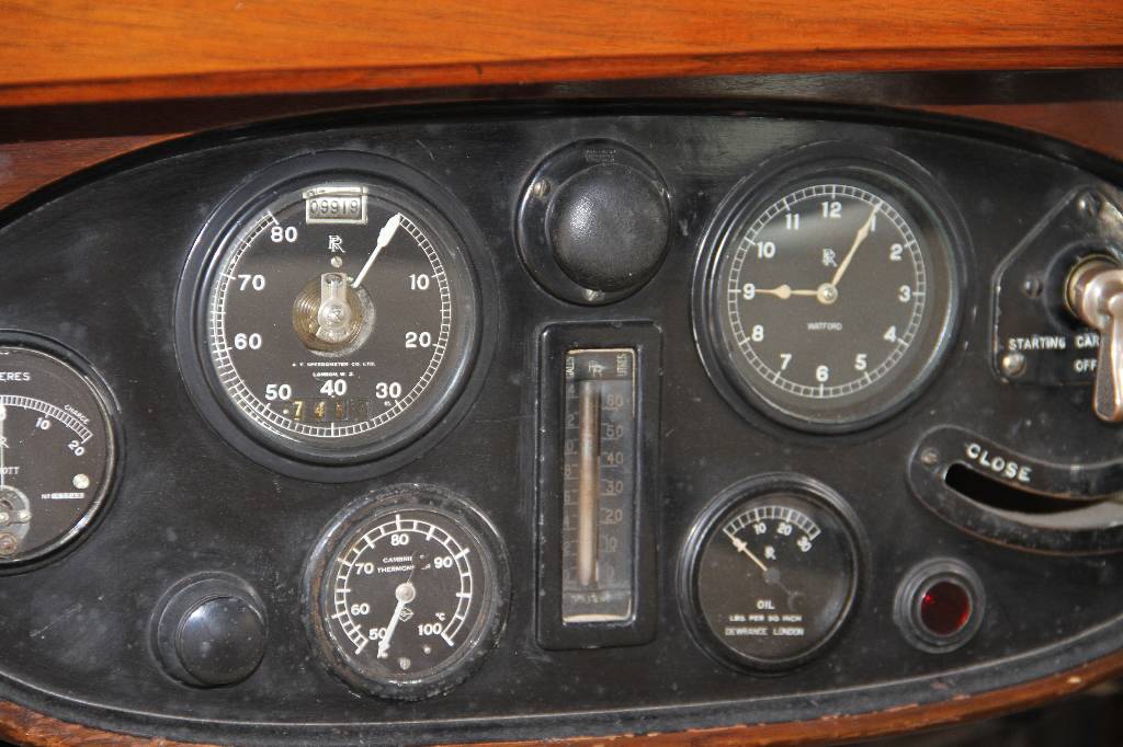 Detail e: Rolls Royce 20/25 H.P. Limousine Thrupp + Maberly (No 5283), Fahrgestellnummer GLR 4, EZ 1930, Laufleistung abgelesen 9900 mls, HU fällig, 51 kW/ 69 ...