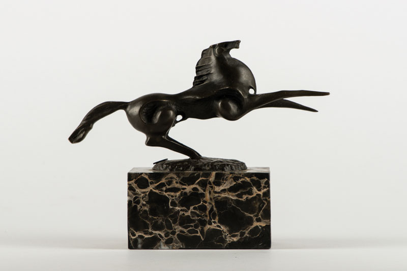 unbekannten Künstler, Bronzeskulptur, abstrakte Pferdedarstellung auf Granitsockel, Siegel: l´art bronze, France, Figur H. ca. 12cm, Sockel H. 7cm