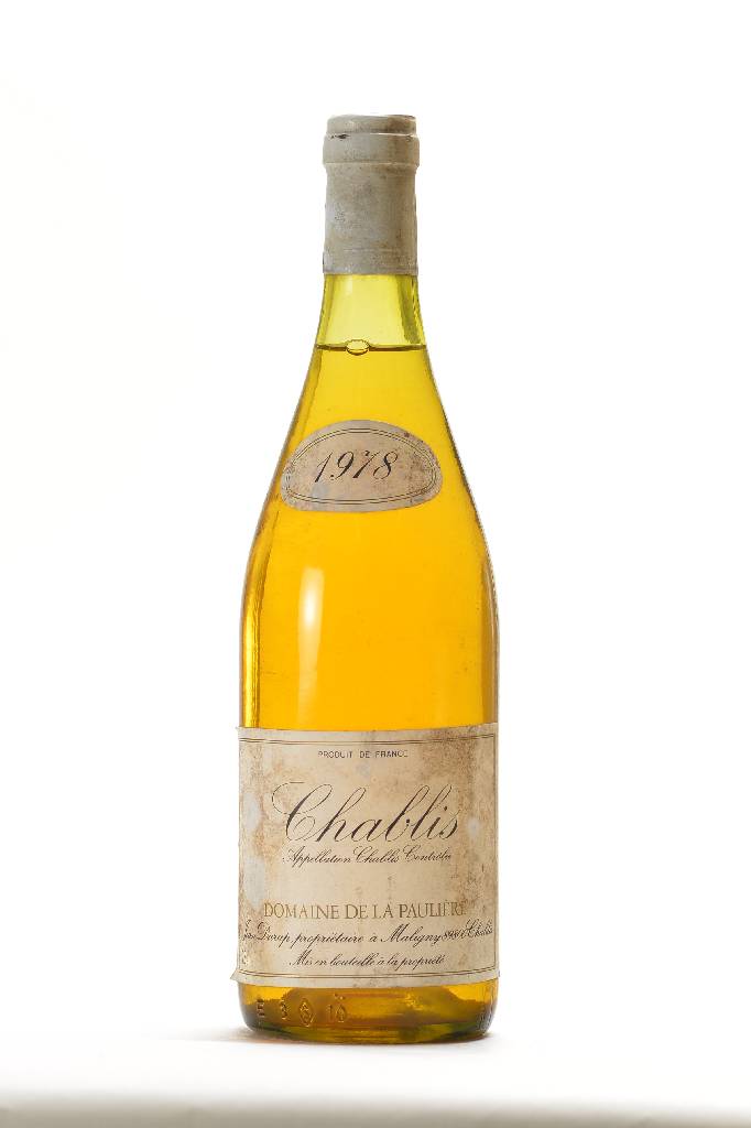 3 Flaschen 1978 Chablis Domaine de La Pauliere, je ca. 73 cl, Abstand zwischen Kapseln undWein: je ca. 2-2,5 cm, unverkostet, Etiketten und Kapseln ...