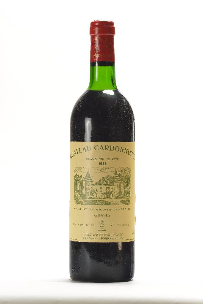 4 Flaschen 1983 Chateau Carbonnieux, Graves, Grand Cru Classe, je ca. 75 cl, Füllstand: je ca. top shoulder, unverkostet, guter Erhaltungszustand