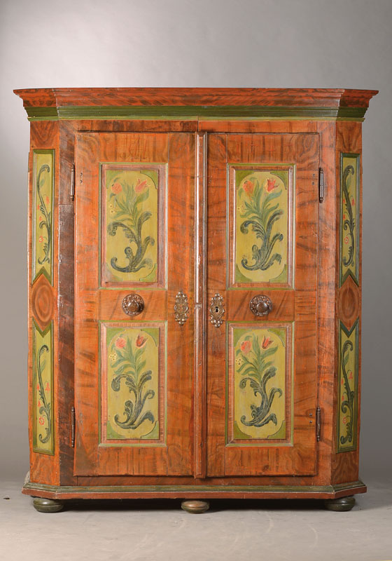 Barocker Spaltschrank, Schwarzwald, um 1820 Weichholz polychrome gefaßt, 2-türig, auf Rahmen gearbeitet, Blumen u. Rocaillenbemalung, Bemalung z.T. ...