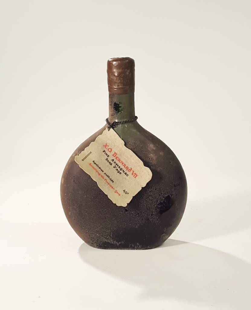 1 Flasche Armagnac Ducastaing X.O Tres Viel, Cuvee Bernard VII, Armagnac Tenareze, ca. 70 cl, Abstand zwischen Kapsel und Armagnac: 4,5 cm, ...