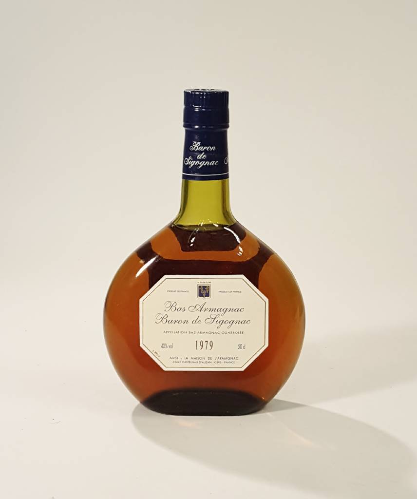 1 Flasche 1979 Baron de Sigognac Bas Armagnac , 40 % vol., je ca. 50 cl, unverkostet, Abstand zwischen Kapsel und Armagnac: ca. 2,5 cm, sehr guter ...