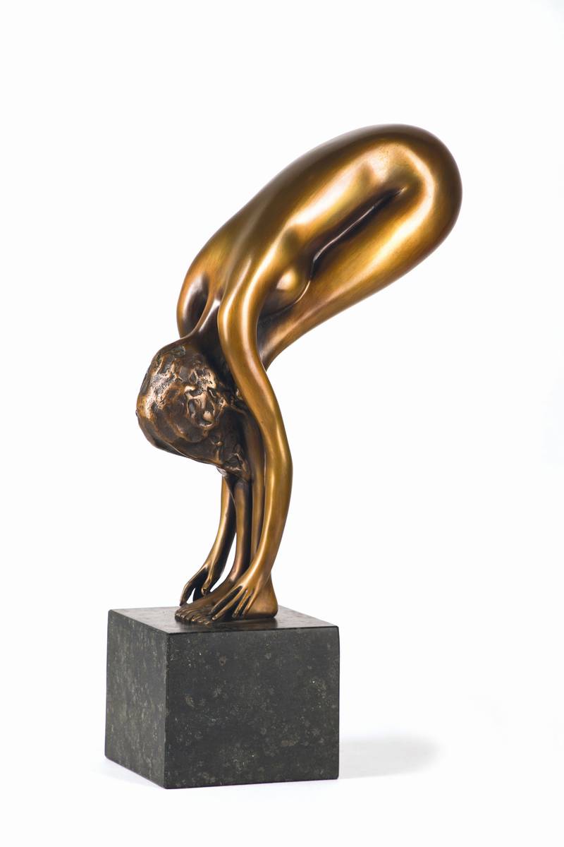 Bruno Bruni, geb. 1935 Gradara, La Volta, 1995, Bronzeskulptur mit gold-brauner Patina, auf schwarzem Marmorsockel, sign., num. 129/250, H. 49 cm mit ...