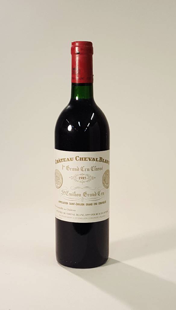 1 Flasche 1985 Chateau Cheval Blanc, Premier Grand Cru Classe, St. Emilion, ca. 75 cl, Füllstand: ca. top shoulder, unverkostet, selten im Angebot, ...