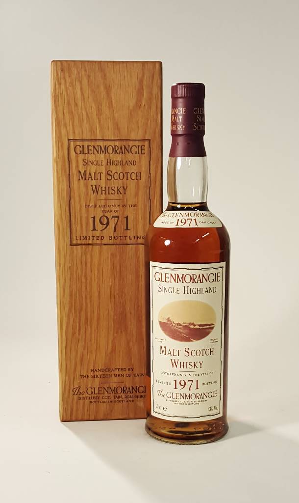 1 Flasche 1971 The Glenmorangie Single Highland Malt, Limited Edition, nur im Jahr 1971 destilliert, ca. 70 cl, 43 % Vol., Abstand zwischen Kapsel ...