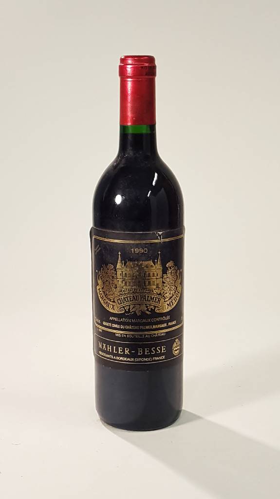 1 Flasche 1990 Chateau Palmer, Margaux, Mähler-Besse, ca. 75 cl, 12 % Vol., Füllstand:ca. into neck, Etikett l. besch. und l. beschmutzt, ...