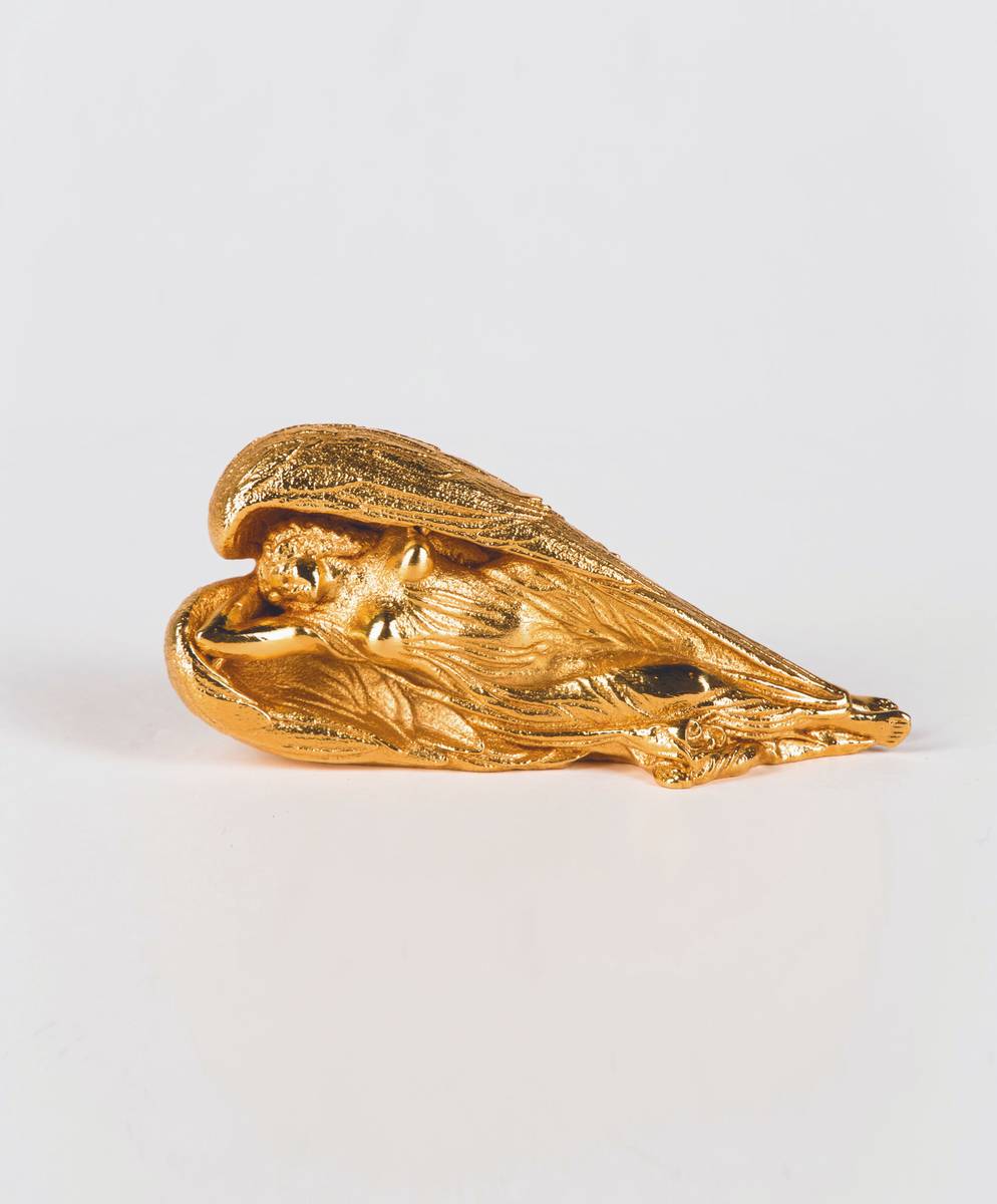 Ernst Fuchs, 1930-2015, Schutzengel, goldfarbener Metallguss, sign. und num. 77, L. 10 cm