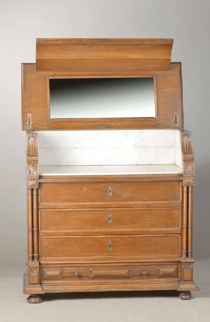 Waschkommode, Elsaß, um 1910/20, Nussbaum massiv, Eichekorpus, 4-schübig, 2-teilig, Aufsatz mit Marmorlabor, aufklappbar, Innen Spiegel, wenige ...