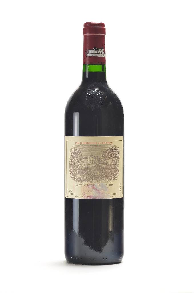 1 Flasche Chateau Lafite Rothschild, Pauillac, ca. 75 cl, 13 % Vol., Füllstand: ca.into neck, Etikett besch., Jahrgang nicht entzifferbar, aber sehr ...