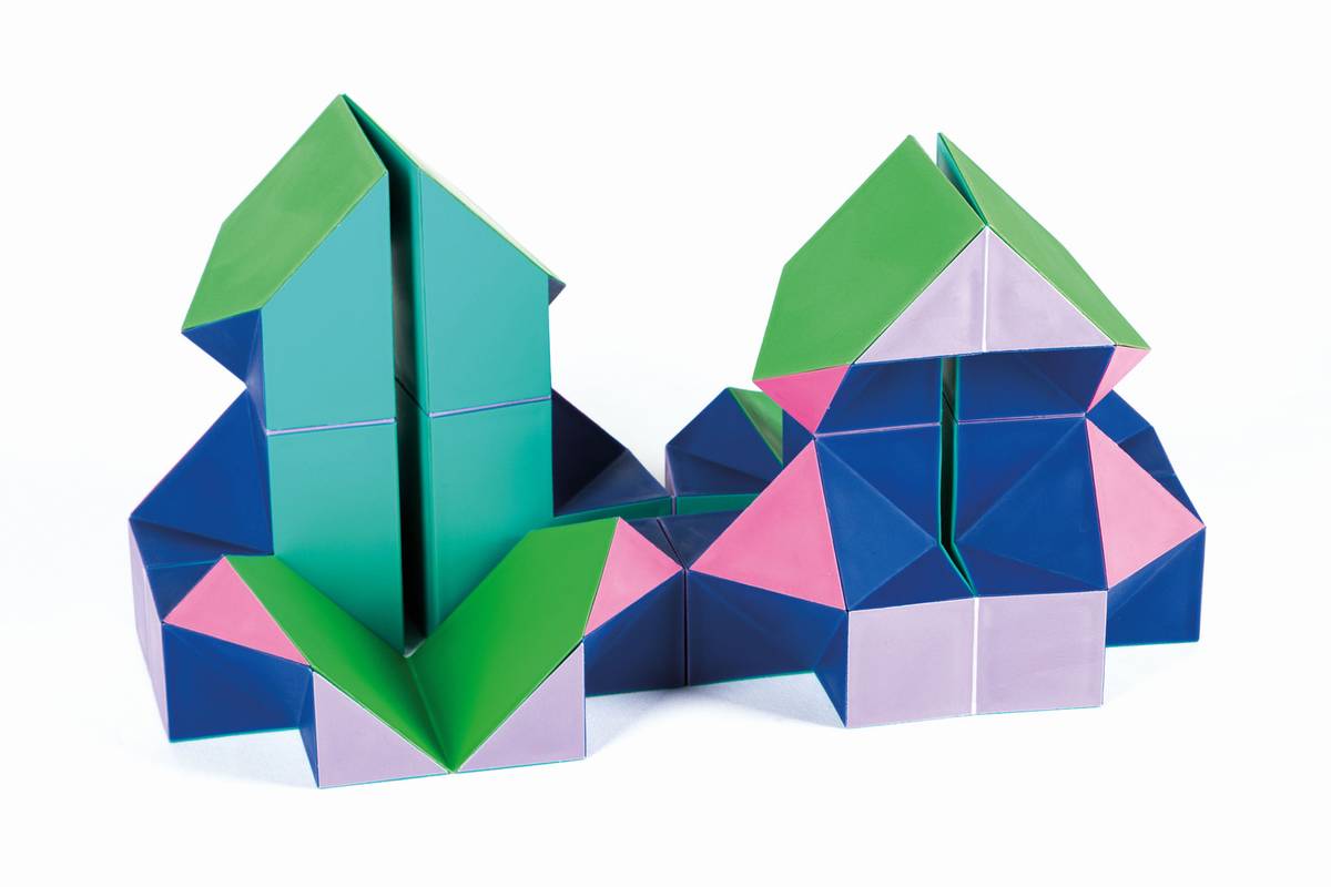 Detail a: Sebastian Mexico, geb. 1947 Mexico, Cubo Leonardo IV, 1974, wandelbares Kunstobjekt aus Polyurethan, sign., limitiert 500 Exemplare, 20x20x20 cm, ...