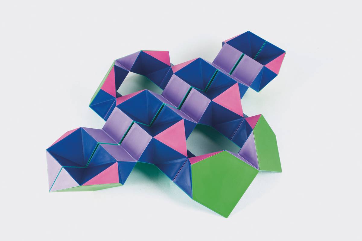 Detail b: Sebastian Mexico, geb. 1947 Mexico, Cubo Leonardo IV, 1974, wandelbares Kunstobjekt aus Polyurethan, sign., limitiert 500 Exemplare, 20x20x20 cm, ...