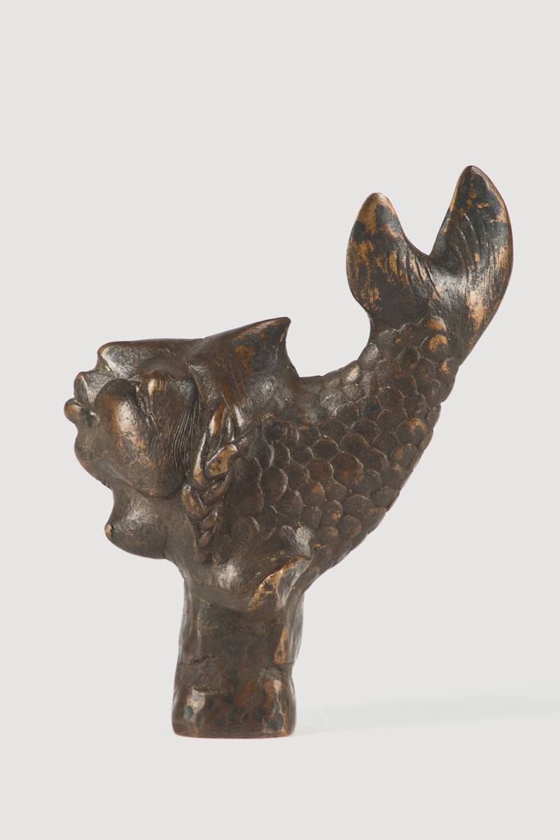 Gernot Rumpf, geb. 1941 Kaiserslautern, Fischmädchen, Bronzeskulptur, im Boden monogrammiert, H.14,5 cm