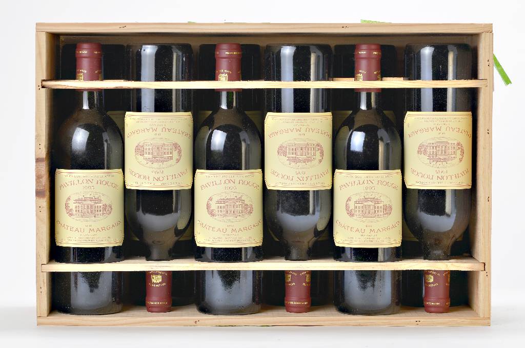 12 Flaschen 1995 Pavillon Rouge, Zweitwein von Chateau Margaux, Margaux, je ca. 75 cl, 12,5 % Vol., Füllstände: je ca. into neck, unverkostet, in ...