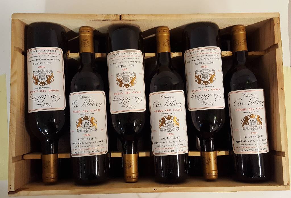 12 Flaschen 1990 Cos Labory, Saint-Estephe, Grand Cru Classe, je ca. 75 cl, 13 % Vol., Füllstände: je ca. into neck, unverkostet, selten im ...
