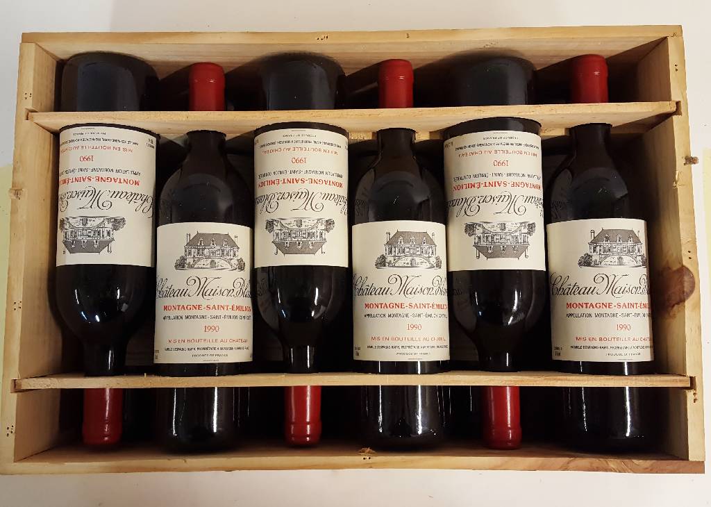 12 Flaschen 1990 Chateau Maison-Blanche, Montagne-Saint Emilion, Füllstand: je ca. intoneck, 12,8 % Vol., je ca. 75 cl, unverkostet, sehr gute ...
