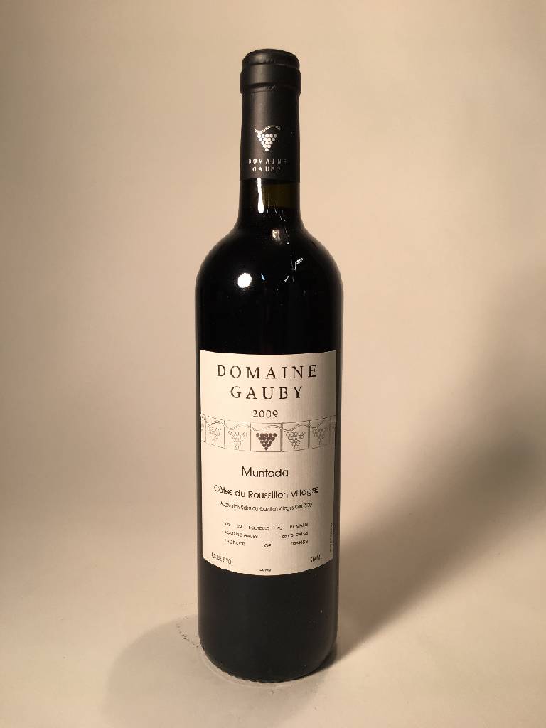 4 Flaschen 2009 Domaine Gauby, Muntada, Cotes du Rousillon Villages, je ca. 75 cl, 14 % Vol., Füllstände: je ca. into neck, sehr gute ...