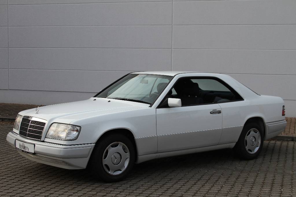 Detail h: Mercedes-Benz E 200 Coupé W124, Fahrgestellnummer: WDB1240401C274067, EZ 07/1995, Laufleistung ca. 27.900 km abgelesen, 100 kW/ 136 PS, 4-Zylinder, ...
