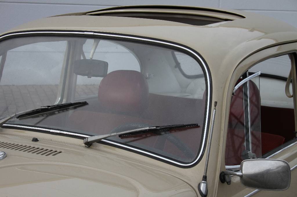 Detail d: Volkswagen Käfer 1300, Fahrgestellnummer: 119694964, EZ 04/1969, Laufleistung ca. 92.000 km abgelesen, H-zulassungsfähig, 29 kW/ 39 PS , ...
