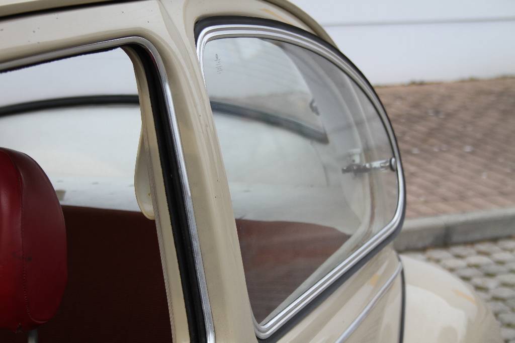 Detail f: Volkswagen Käfer 1300, Fahrgestellnummer: 119694964, EZ 04/1969, Laufleistung ca. 92.000 km abgelesen, H-zulassungsfähig, 29 kW/ 39 PS , ...