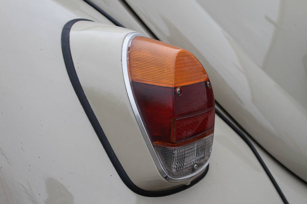 Detail h: Volkswagen Käfer 1300, Fahrgestellnummer: 119694964, EZ 04/1969, Laufleistung ca. 92.000 km abgelesen, H-zulassungsfähig, 29 kW/ 39 PS , ...