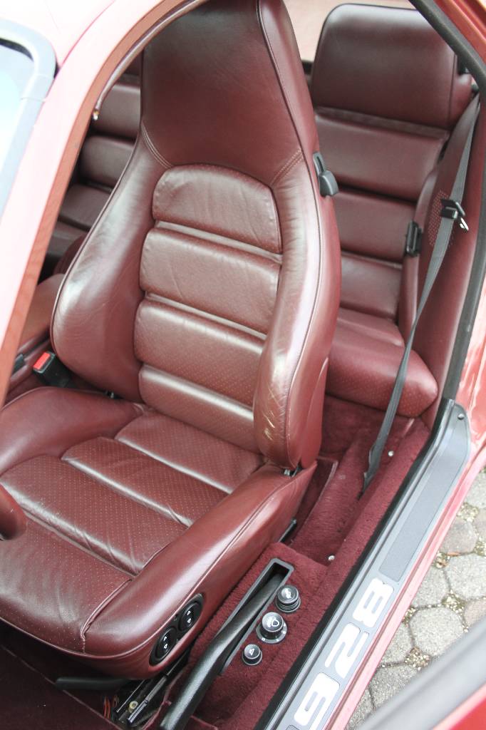 Detail c: Porsche 928 S Coupé, Fahrgestellnummer: WPOZZZ92ZFS840588, EZ 11/1984, 1. Hand, Laufleistung ca. 44.000 km, HU 09/2017, H-Zulassung, 228 kW/ 310 PS, ...
