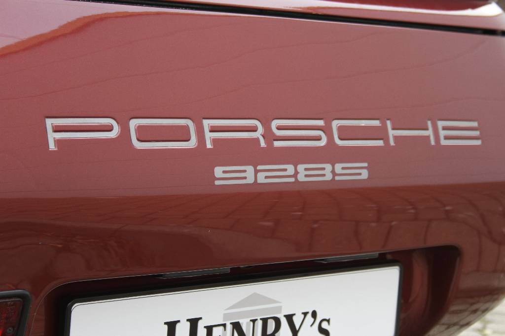 Detail g: Porsche 928 S Coupé, Fahrgestellnummer: WPOZZZ92ZFS840588, EZ 11/1984, 1. Hand, Laufleistung ca. 44.000 km, HU 09/2017, H-Zulassung, 228 kW/ 310 PS, ...