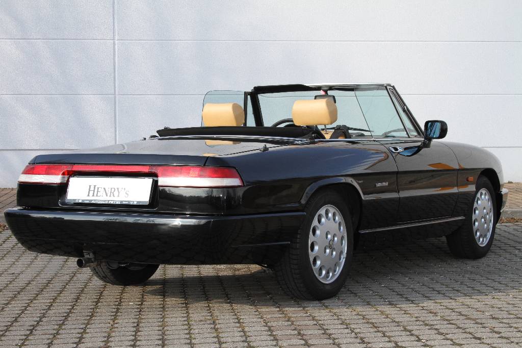 Detail a: Alfa Romeo Spider 2.0, Fahrgestellnummer: ZAR11500006012965, EZ 04/1991, Laufleistung ca. 145.000 km abgelesen, 88 kW/ 120 PS, 4-Zylinder, 5-Gang ...