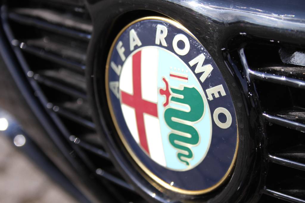 Detail h: Alfa Romeo Spider 2.0, Fahrgestellnummer: ZAR11500006012965, EZ 04/1991, Laufleistung ca. 145.000 km abgelesen, 88 kW/ 120 PS, 4-Zylinder, 5-Gang ...