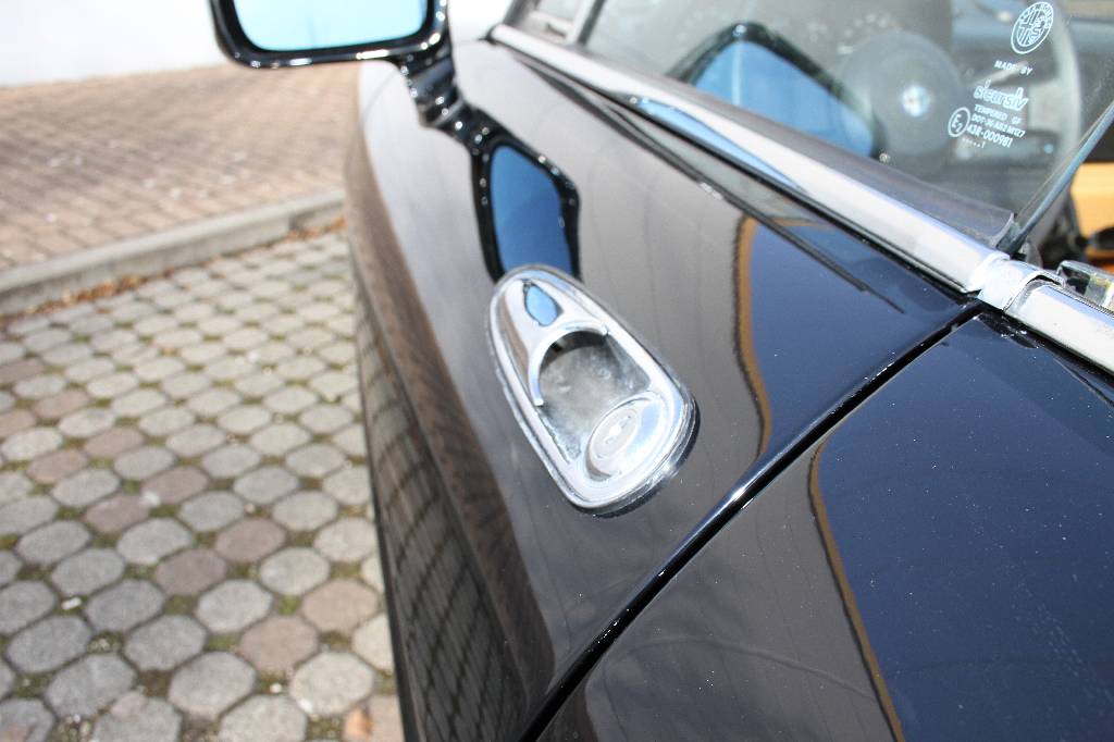 Detail i: Alfa Romeo Spider 2.0, Fahrgestellnummer: ZAR11500006012965, EZ 04/1991, Laufleistung ca. 145.000 km abgelesen, 88 kW/ 120 PS, 4-Zylinder, 5-Gang ...
