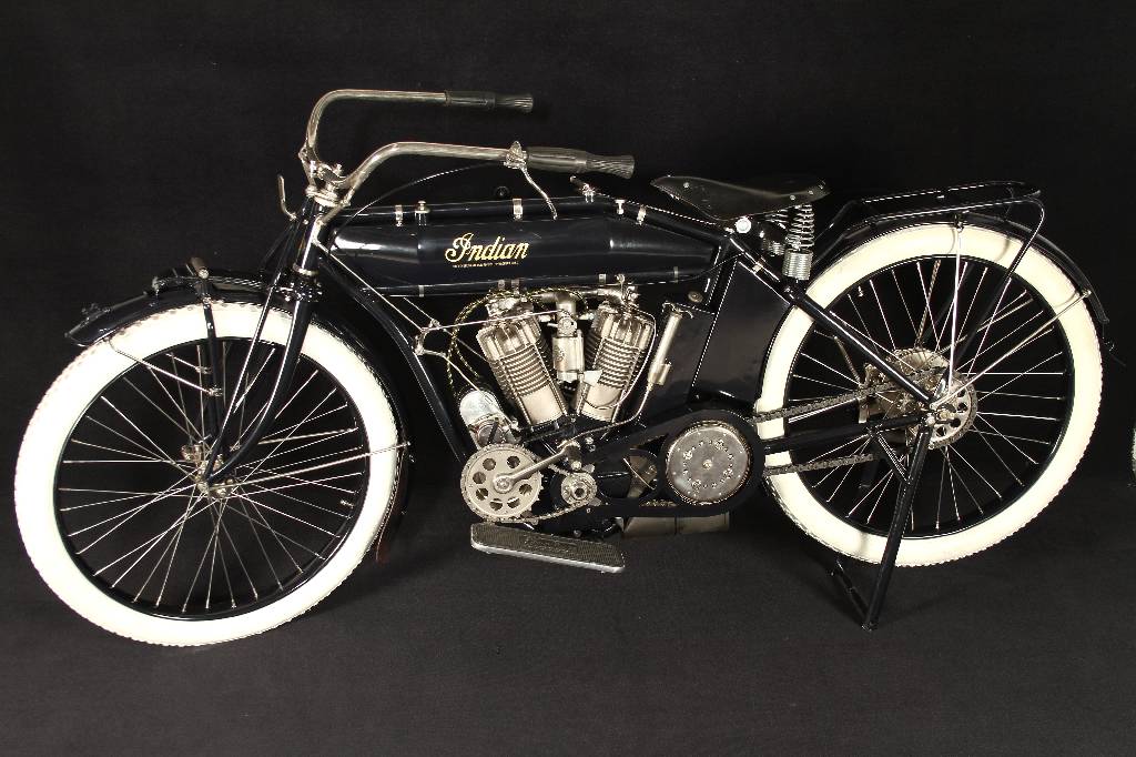 Indian T.T. Model 7 HP, Fahrgestellnummer: 73D884, BJ 1912, 5 kW/ 7 PS, 2-Zylinder, 2-Gang Schaltgetriebe, blau, Restaurierungsarbeiten von 1986 - ...
