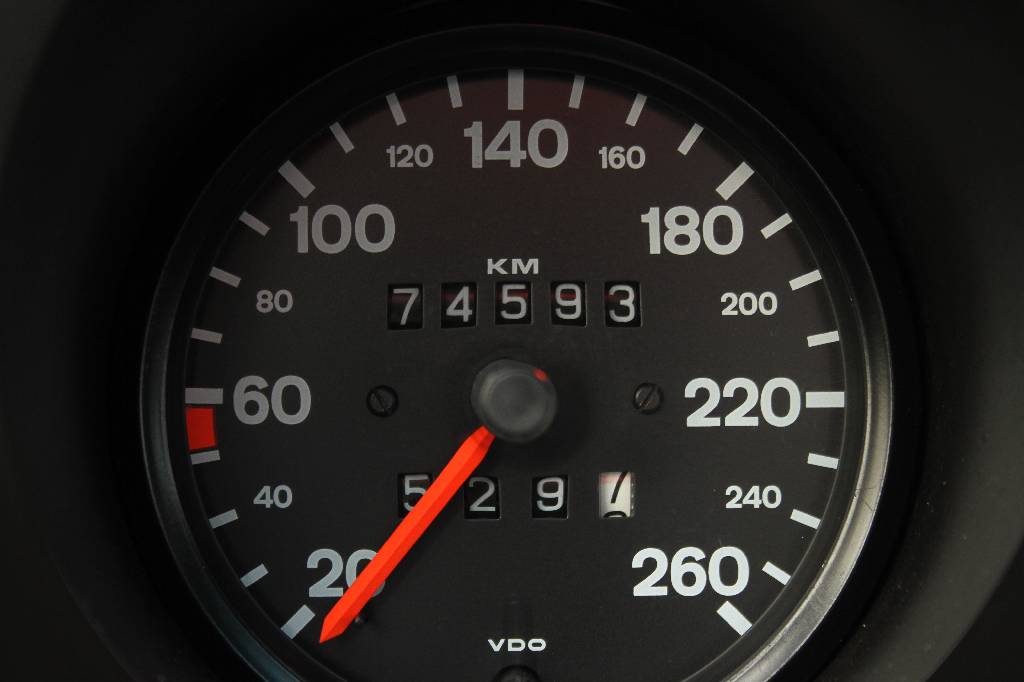 Detail g: Porsche 924 S, Fahrgestellnummer: WPOZZZ92ZJN400694, BJ 1988, EZ 02/1995, Laufleistung ca. 75.000 km abgelesen, HU 09/2018, 118 kW/ 160 PS, ...